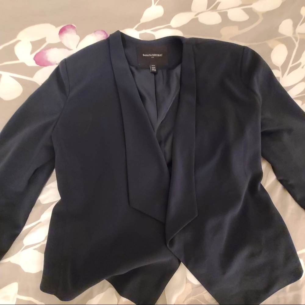 Banana Republic collarless draped blazer